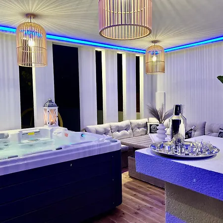 Villa Muthee Luxurious Private Laganász