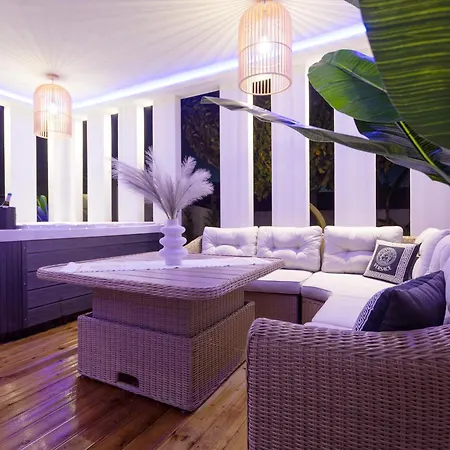 Muthee Luxurious Private Villa *